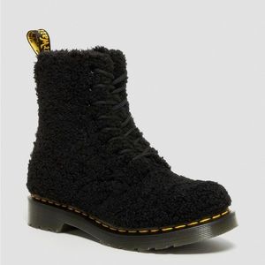 Dr MARTENS 1460 PASCAL WOMEN’S FAUX SHEARING BLACK BOOT SIZE:8